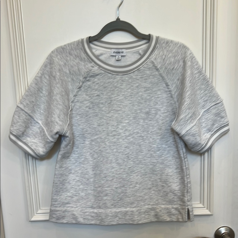 VGUC Evereve light gray heathered short sleeve sweatshirt. Size Small
